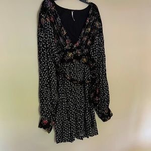 Flowy babydoll Free People floras dress, size medium.